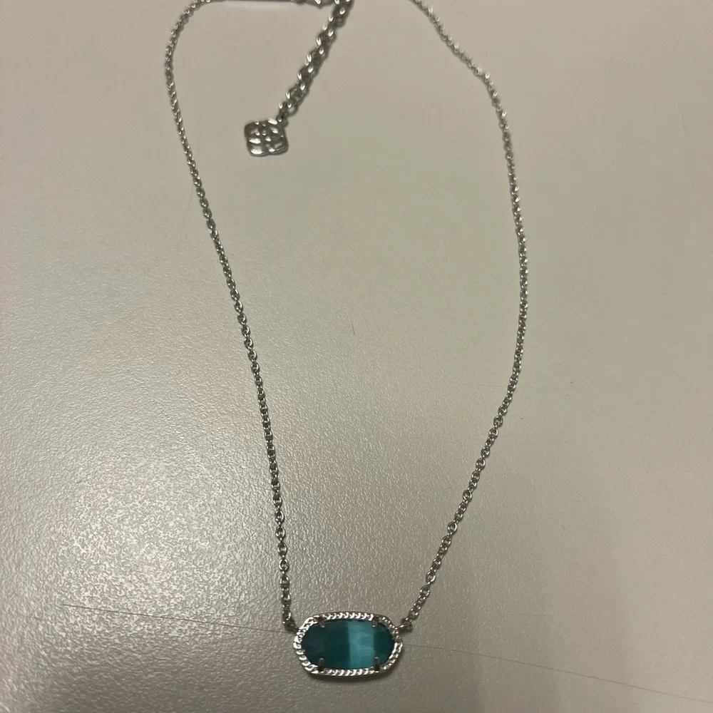 Kendra Scott Necklace - Picture 2 of 2